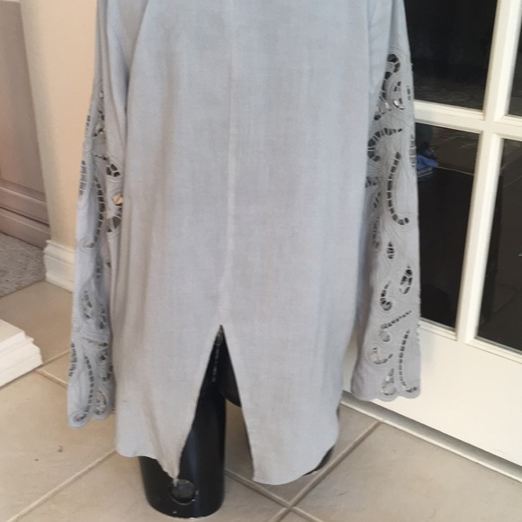 Gimmicks Sage green top - Picture 5 of 5